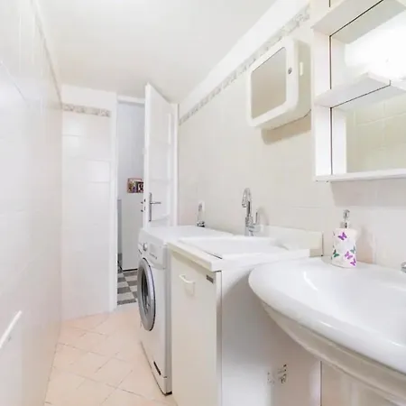 Sunshine Apartment
